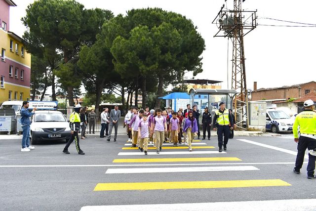 İlçede Trafik Bilinci Artırıldı: “Hayatla Yarışılmaz” Etkinliği