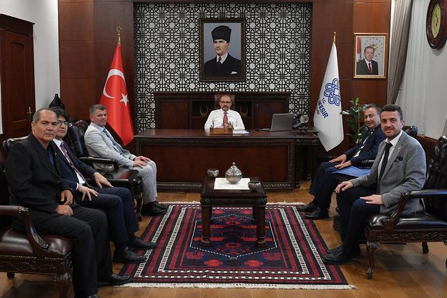İstanbul Balıkesir Obası Derneği, Vali Ustaoğlu’nu Ziyaret Etti