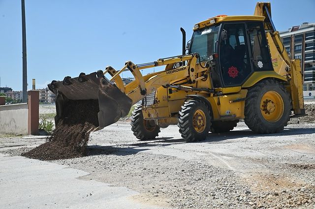 Karesi Belediyesi, İlçenin Çevre Düzenlemesi İçin Çalışmalarını Sürdürüyor