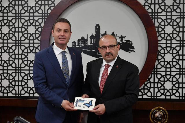 Balıkesir Büyükşehir Belediye Başkanı Ahmet Akın, Vali İsmail Ustaoğlu’nu Ziyaret Etti