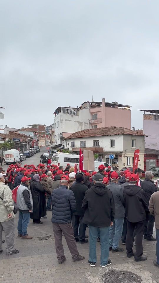 1 Mayıs Emek ve Dayanışma Günü’nde Vatandaşlar Bir Araya Geldi