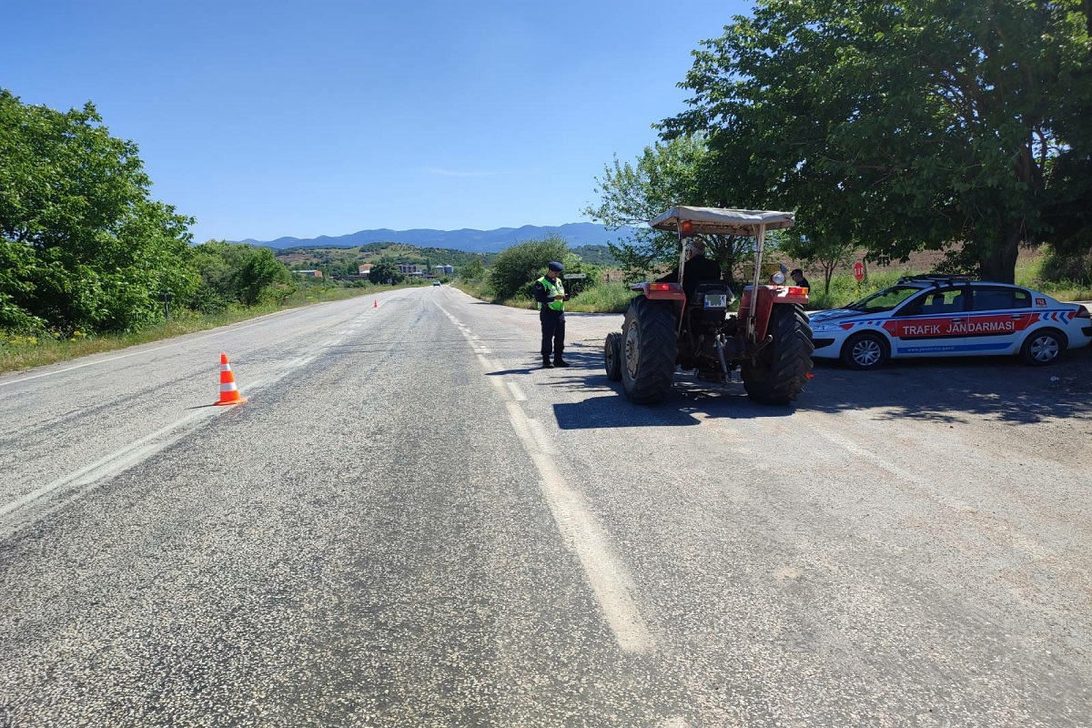 Balıkesir İl Jandarma Komutanlığı Tarım Araçları Denetimi Yaptı