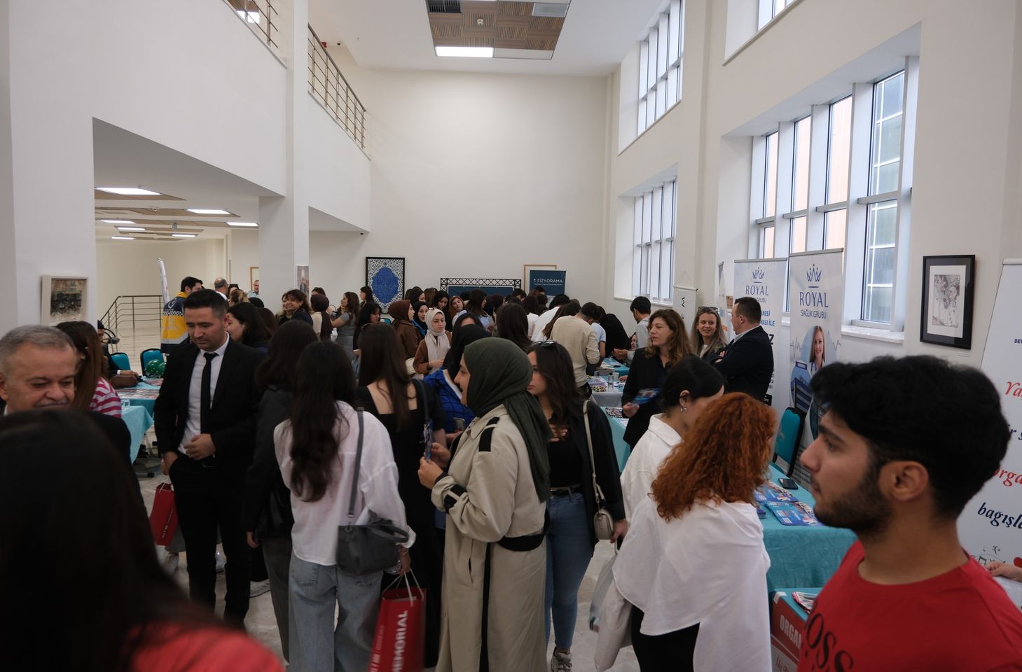 Balıkesir Üniversitesi’nde Sağlıkta Kariyer ve İstihdam Fuarı Düzenlendi