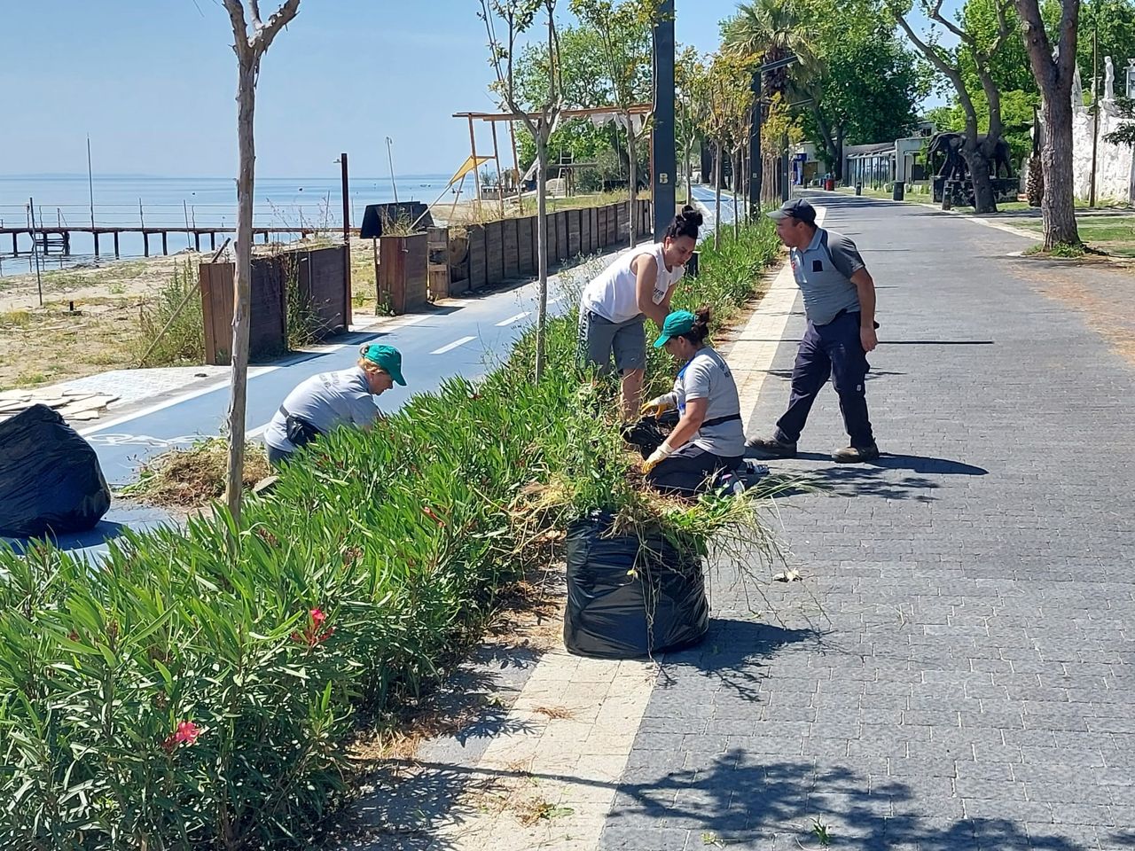 Park ve Bahçeler Müdürlüğü’nden Yaz Sezonu Öncesi Temizlik ve Bakım Çalışmaları