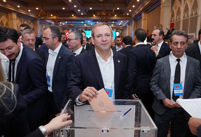 Ekrem İmamoğlu, Türkiye Belediyeler Birliği Başkanlığına Seçildi