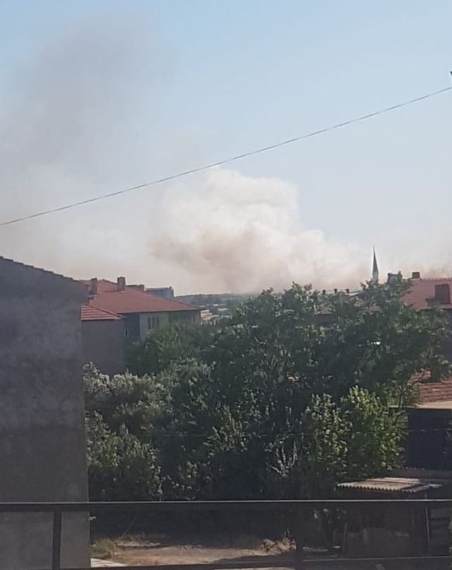 Balıkesir’in Savaştepe Bölgesinde Orman Yangını İle Mücadele