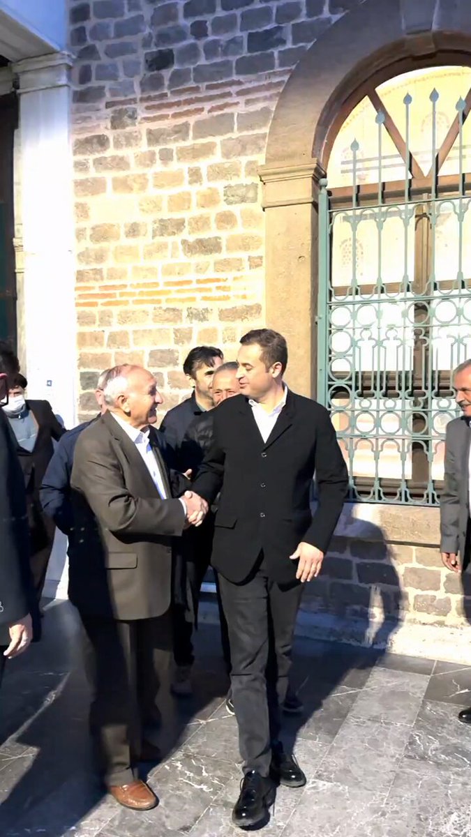 Balıkesir Büyükşehir Belediye Başkanı Ahmet Akın, Zağnos Mehmet Paşa Türbesi’ni Ziyaret Etti