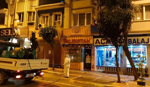 Bandırma’da Ağaçlar İçin Yoğun İlaçlama Çalışmaları Sürüyor