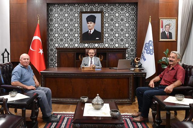 Balıkesir Valisi İsmail Ustaoğlu, Sındırgı Heyetiyle Görüştü