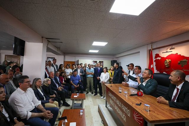 CHP Heyeti Sivas’ta Partililerle Buluştu