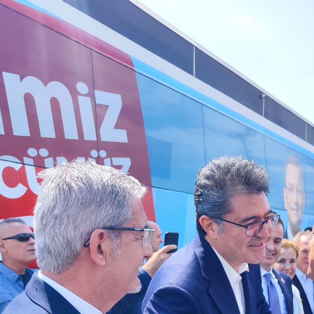 Özgür Özel’in Balıkesir Ziyareti: Kuvayi Milliye Ruhuyla Karşılandık