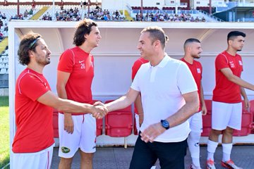 Balıkesir Büyükşehir Belediye Başkanı Ahmet Akın, Teksüt Bandırmaspor ve Ayvalıkgücü Belediyespor Maçını İzledi