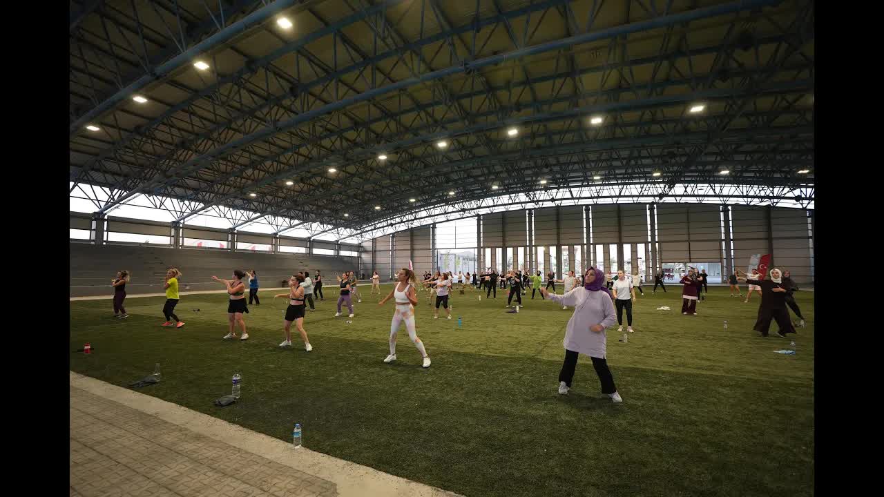Balıkesir Belediyesi’nden Kadınlar İçin Ücretsiz Zumba Dersleri: Hareket Et, Sağlıklı Kal!