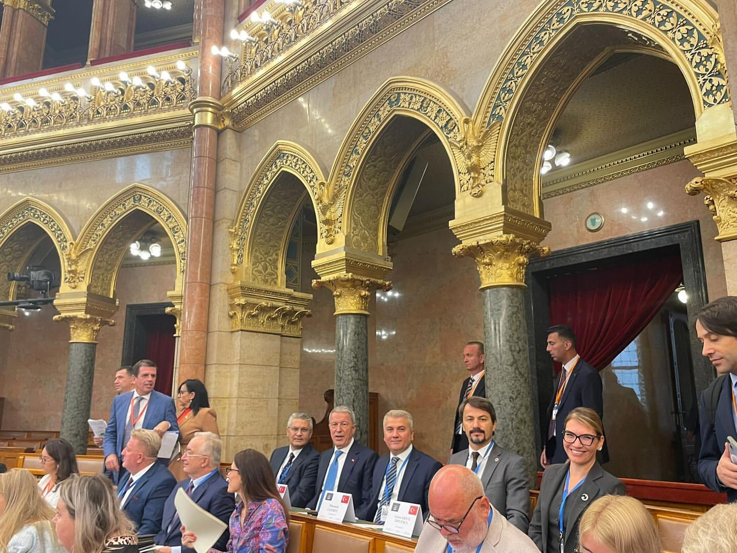 Balıkesir Milletvekili Mustafa Canbey ve Hulusi Akar’dan Budapeşte Ziyareti
