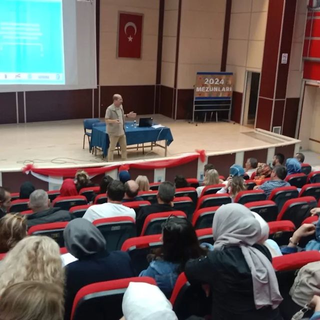 Karesi İlçesi’nde Okul Servis Şoförleri ve Rehber Personel İçin Eğitim Verildi