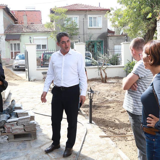 Burhaniye Belediyesi, Pazarbaşı Konağı’nı Restore Ediyor