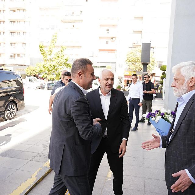 Balıkesir Büyükşehir Belediye Başkanı Ahmet Akın Gönen’i Ziyaret Etti