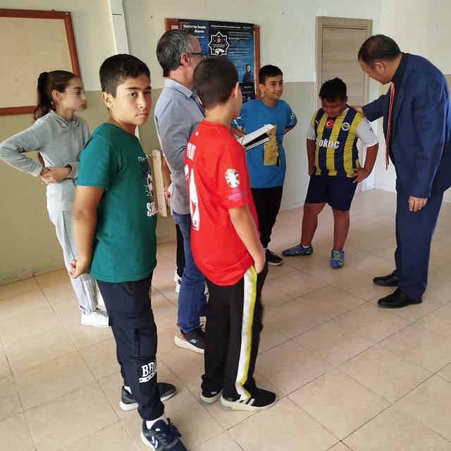 İvrindi İlçe Milli Eğitim Müdürü, Küçükyenice İlkokulu’ndaki Öğrencilerle Buluştu