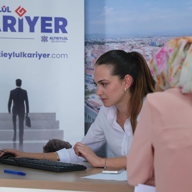 Altıeylül Belediyesi İş Arayanlara Destek Sunuyor