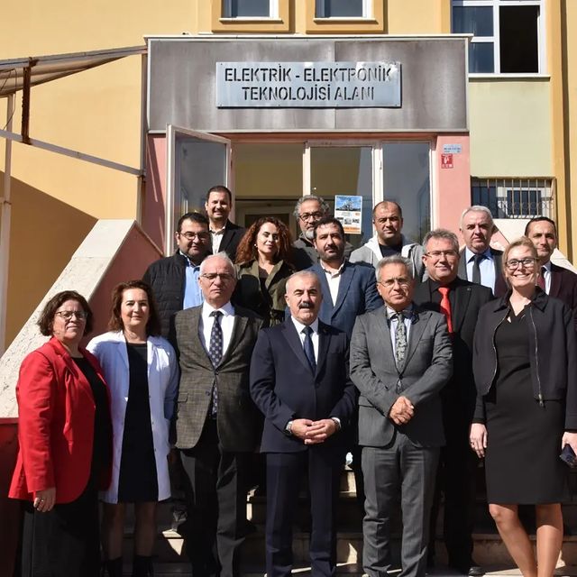 Balıkesir Borsa İstanbul Mesleki ve Teknik Anadolu Lisesi Öğrencileri Yaptıkları Üretimle Dikkat Çekiyor