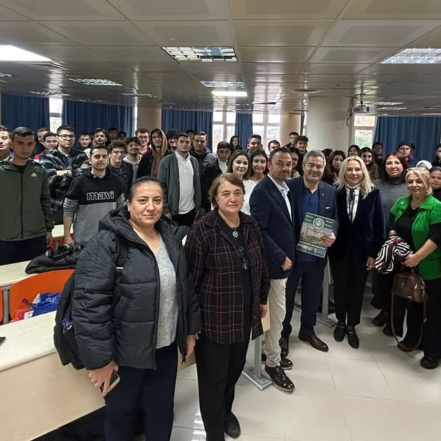 Balıkesir Üniversitesi Meslek Yüksekokulu’nda Öğrencilere İş Hayatıyla İlgili Söyleşi