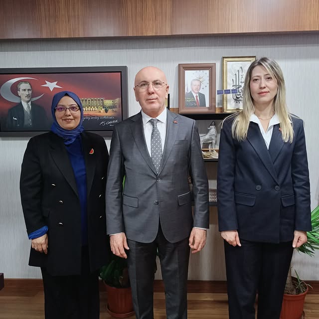 Ak Parti Balıkesir İl Kadın Kolları Başkanlığı’na Münevver Gözhan atandı