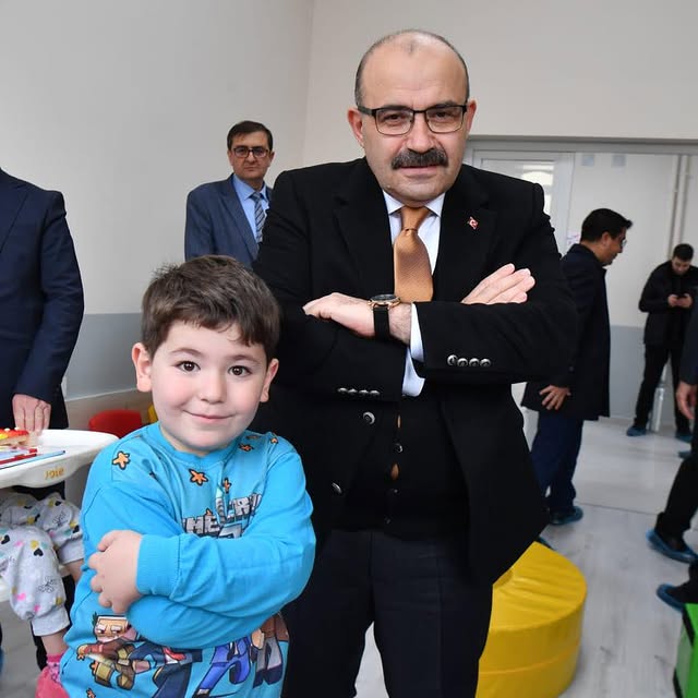 Balıkesir Valisi İsmail Ustaoğlu Kuvayı Milliye Özel Eğitim Anaokulunu Ziyaret Etti