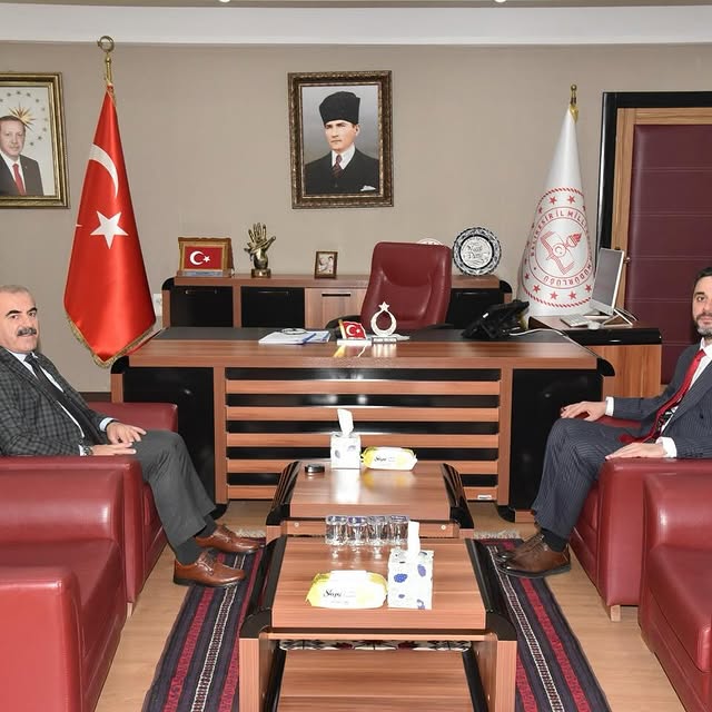 Balıkesir Vakıflar Bölge Müdürü, İl Milli Eğitim Müdürü’nü Ziyaret Etti