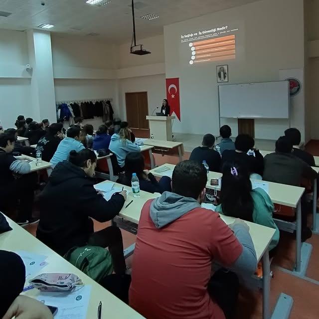 Balıkesir Üniversitesi Veteriner Fakültesi Öğrencilerine İş Sağlığı ve Güvenliği Eğitimi