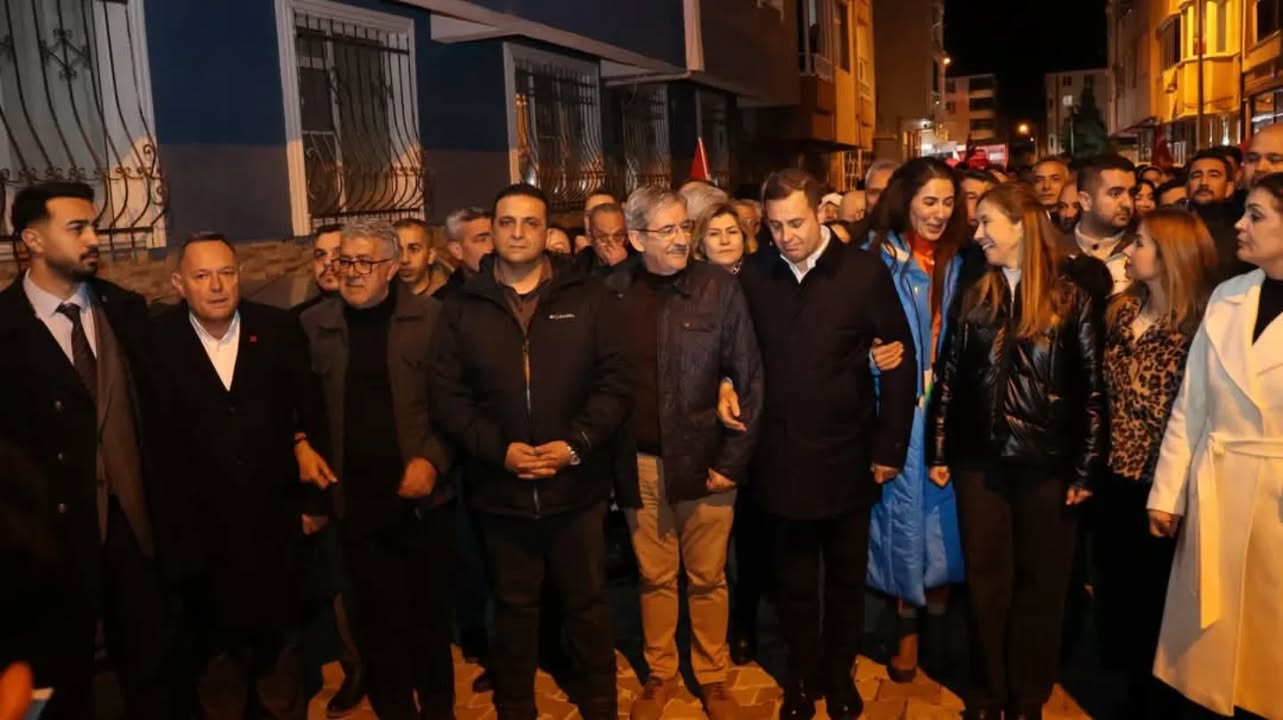 Balıkesir’de İmamoğlu Gözaltına Alınmasına Tepki Gösterisi
