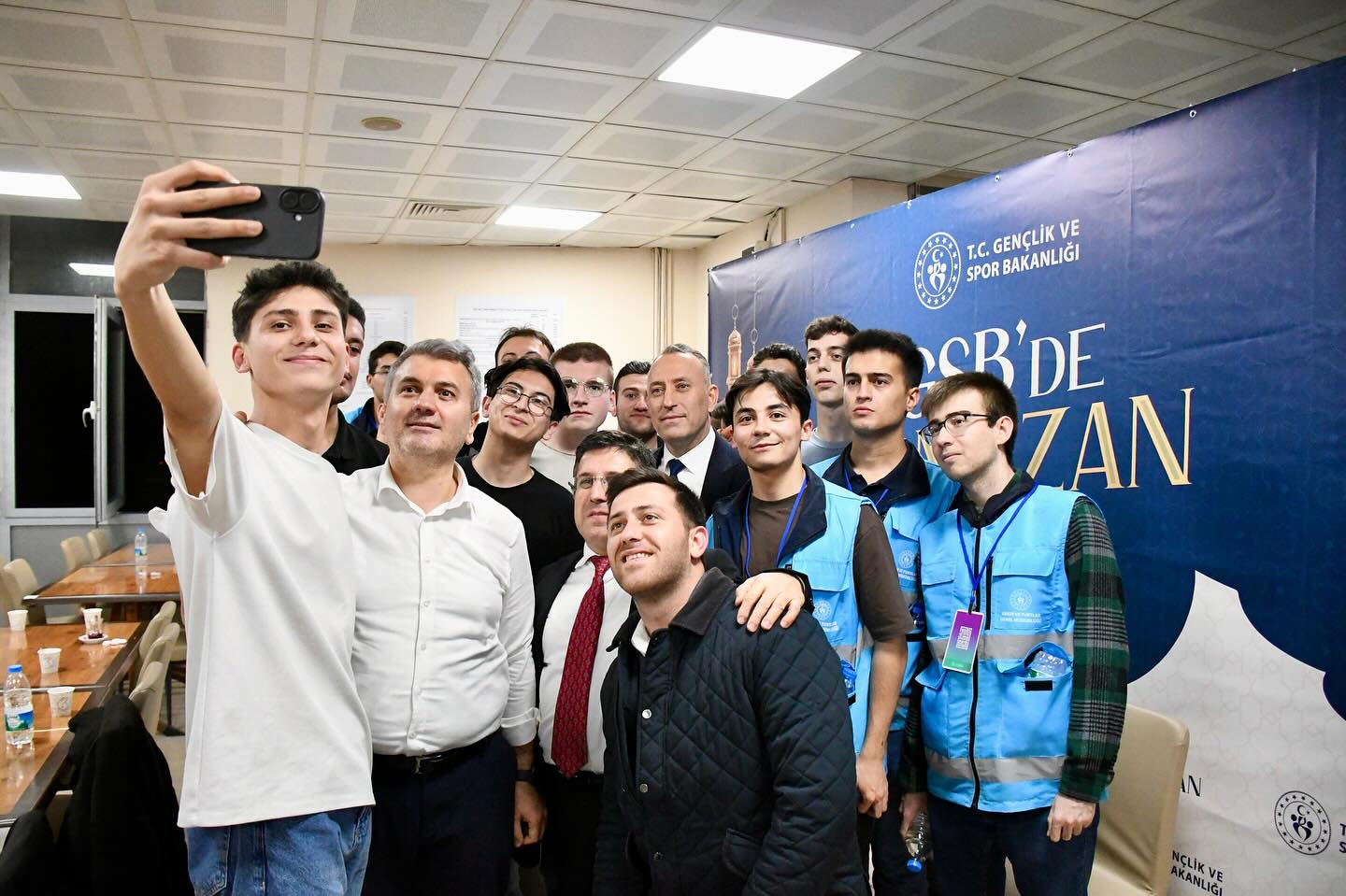 KYK Yurdunda Öğrencilerle İftar Sofrası
