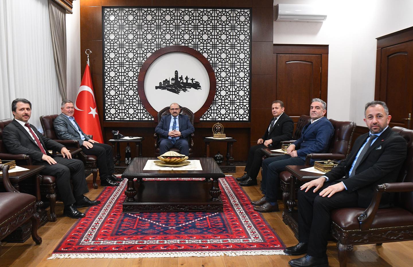 Balıkesir Valisi, Karadeniz Sivil Toplum Kuruluşları Temsilcilerini Ağırladı