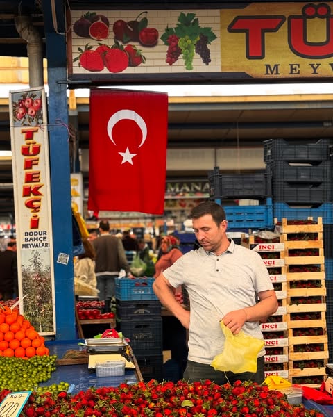 Gönen’in Meşhur Salı Pazarı, Gurbetçileri ve Özleyenleri Kucakladı