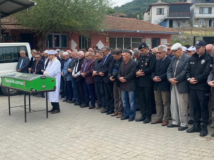 Balıkesir Valisi, Prof. Dr. Erdinç Esen’in Annesinin Cenaze Törenine Katıldı