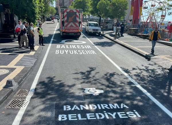Bandırma’da Mehmetçik Caddesi Yenileme Çalışmaları Tamamlandı