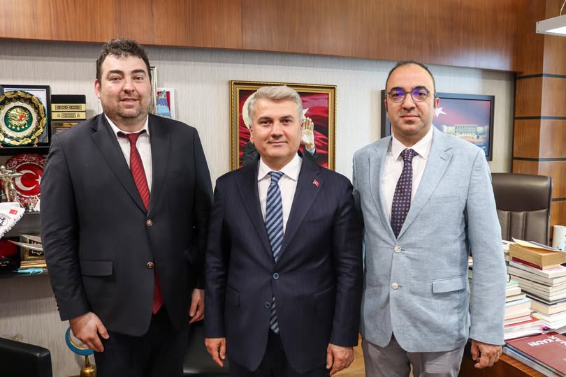 Balıkesir Üniversitesi Tıp Fakültesi Başhekimi ve Yardımcısı Gazi Meclis’i Ziyaret Etti