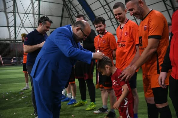 Balıkesir Valisi Ustaoğlu, Geleneksel Kuvayımilliye Futbol Turnuvası Finalini İzledi