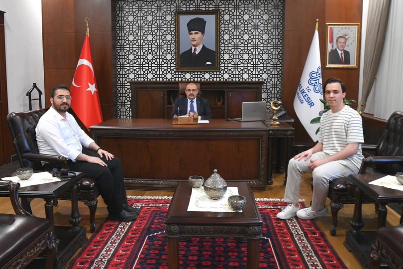 Balıkesir’de Stajyer Doktor, Vali ile Bir Araya Geldi