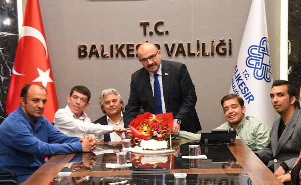 Balıkesir’de Sakatlar Derneği ve Turyol, Vali Ustaoğlu’nu Ziyaret Etti