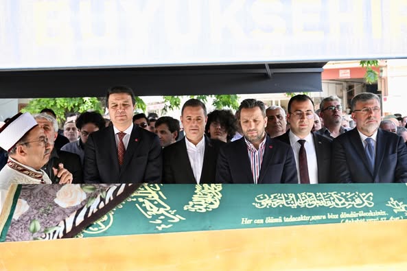 Balıkesir Büyükşehir Belediye Başkanı Akın, Saadet Partili Yılmaz’ın Annesinin Cenaze Törenine Katıldı