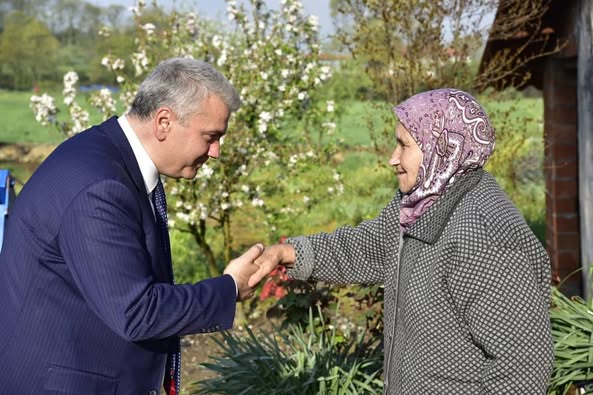 Anneler Günü Kutlaması: Tüm Annelerin Yüreğine Mutluluk Dileği