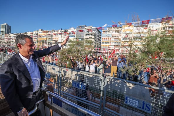 CHP’li Büyükşehir Belediye Başkanları İzmir’de Millet İradesine Sahip Çıkma Mitingi’nde Bir Araya Geldi