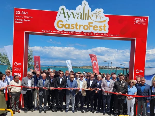 Balıkesir Valisi Ustaoğlu Ayvalık GastroFest’e Katıldı