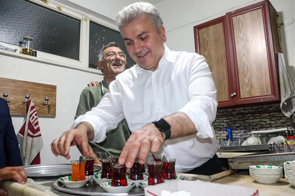 Mustafa Canbey Bandırma’da Vatandaşlarla Buluştu