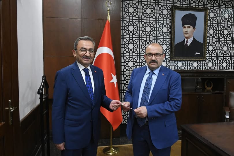 Balıkesir Valisi, Kurban Bağış Kampanyasına Katıldı