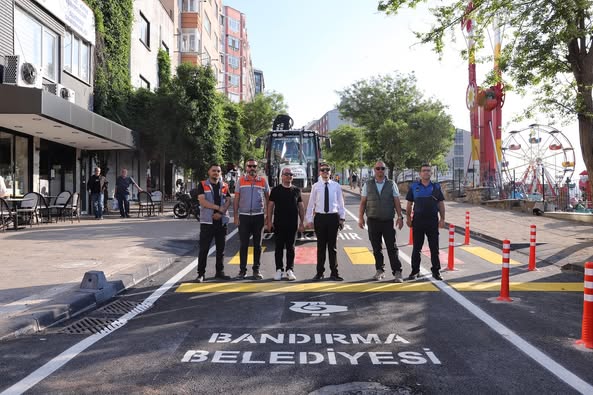 Bandırma’da Yeni Yol Çalışmaları Tamamlandı: Mehmetçik Caddesi Vatandaşla Buluştu