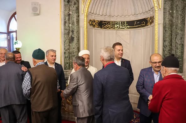 Zağnos Paşa Camii’nde Bayram Coşkusu