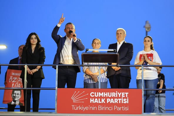 Avcılar’da Demokrasi Buluşması: Binlerce Vatandaş Ekrem İmamoğlu’nu Destekledi