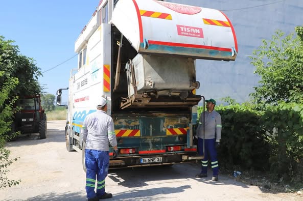 Gönen’de Çöp Konteynerleri Dezenfekte Ediliyor: Hijyen Çalışmaları Devam Ediyor