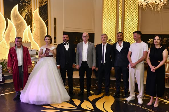 Balıkesir’de Bir Nikah Töreni: Genç Çiftin Mutluluğu Paylaşıldı